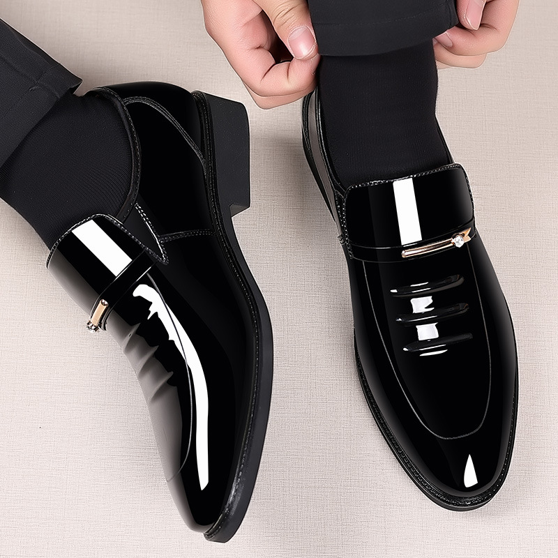 Cooperate shoe