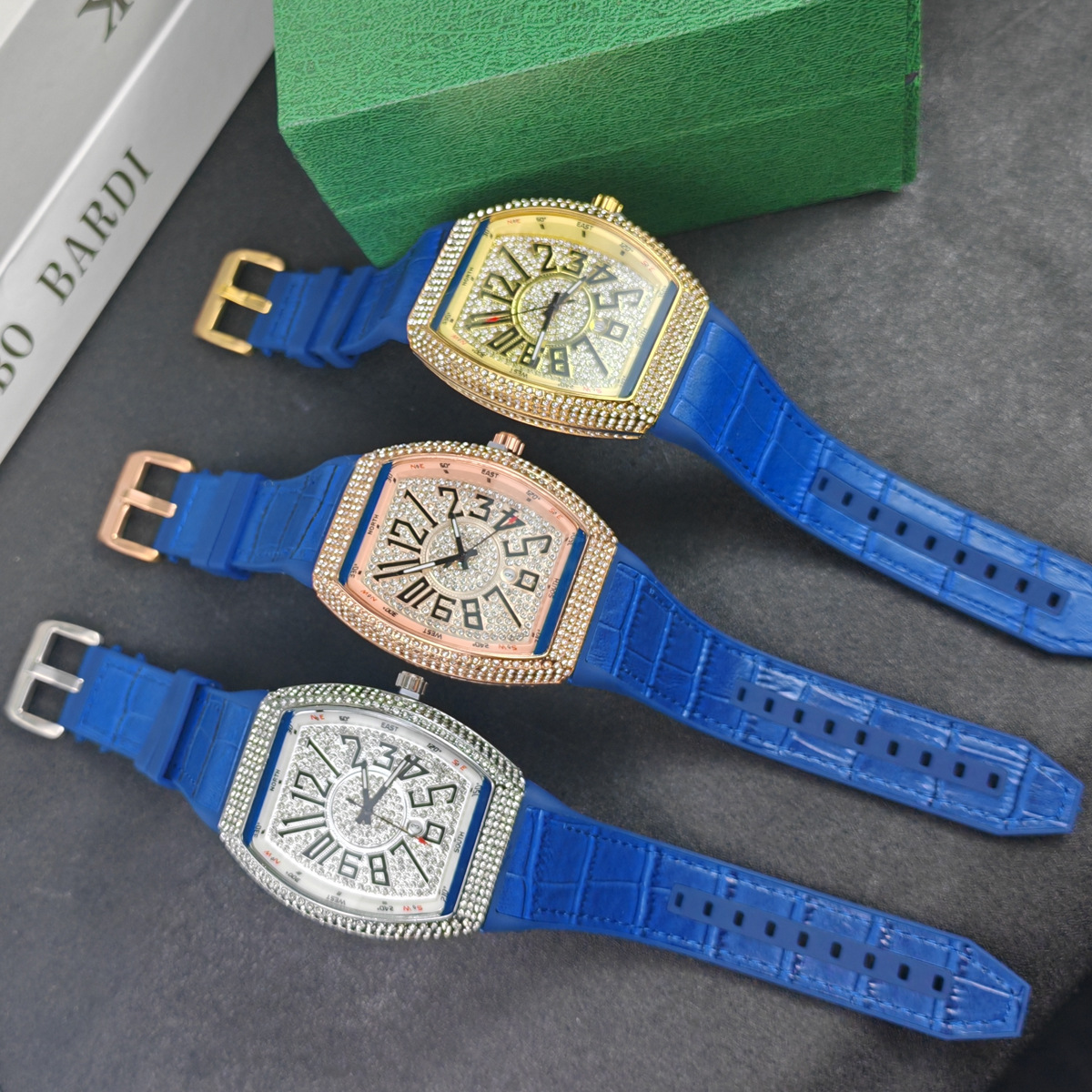 Fashion Shinning Diamond Quartz