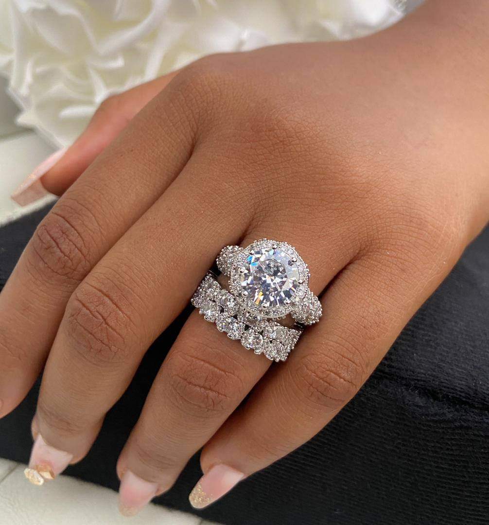 Luxurious Sterling Silver Ring