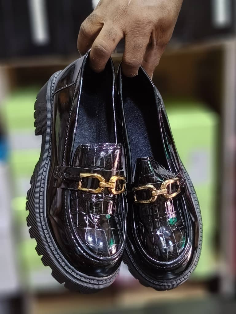 Quality hill sole shoe