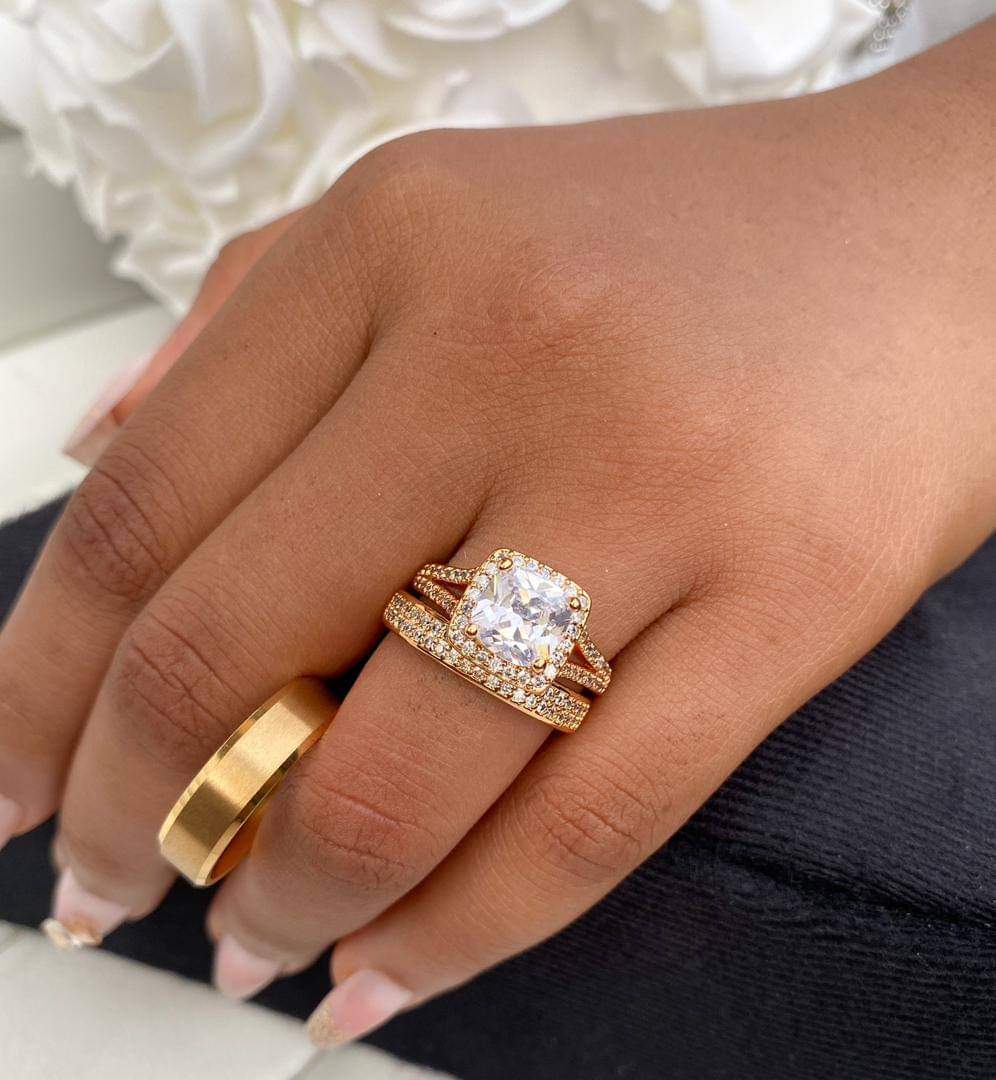 Royal Gold England First Class  Ring