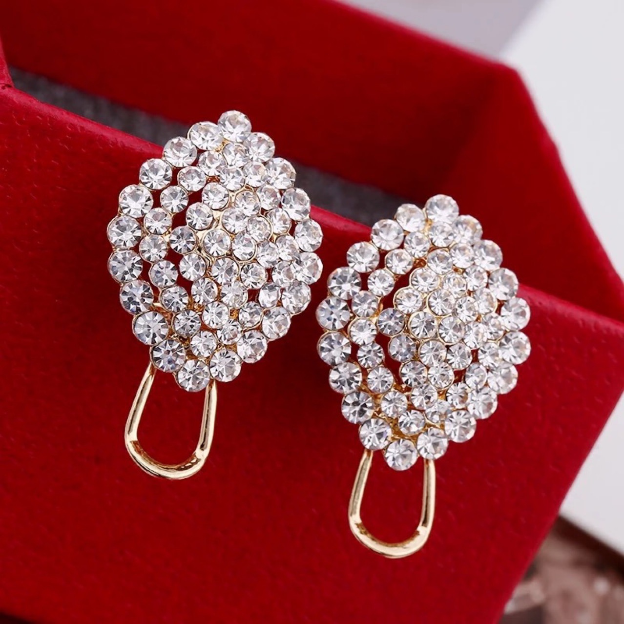 Sliver needles rhinestone ear ring