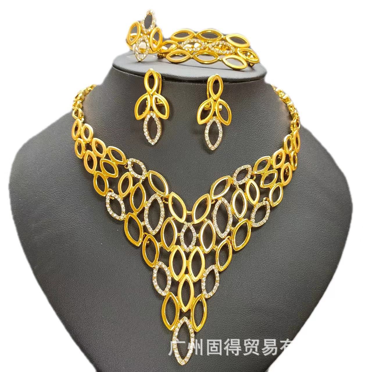 Women set jewelry